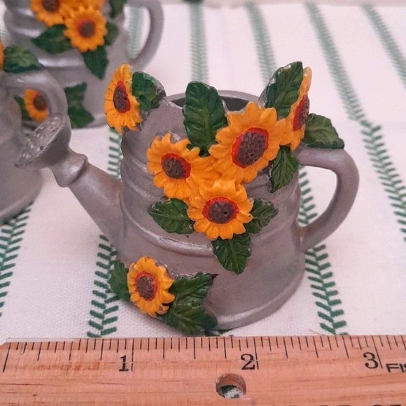 Vintage Sunflower Watering Can Napkin Rings - Picture 3 of 6